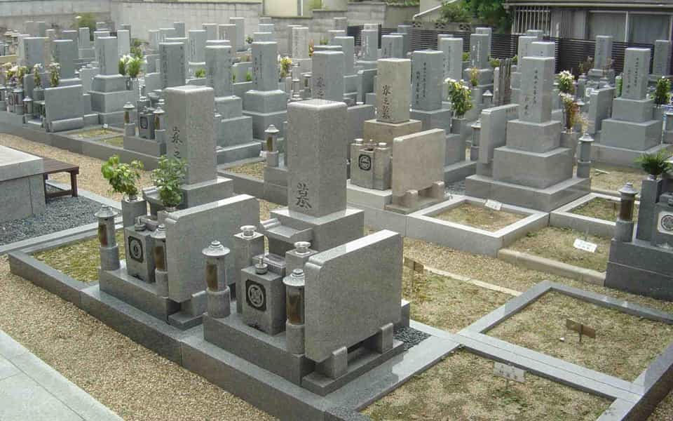 南昌寺境内墓地