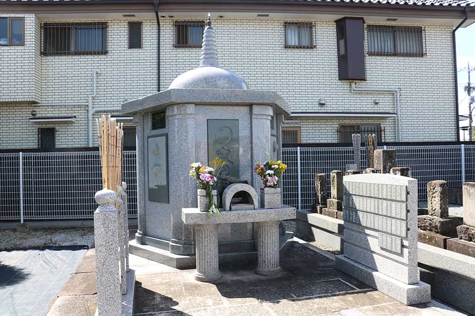 春清寺「寂円塔」