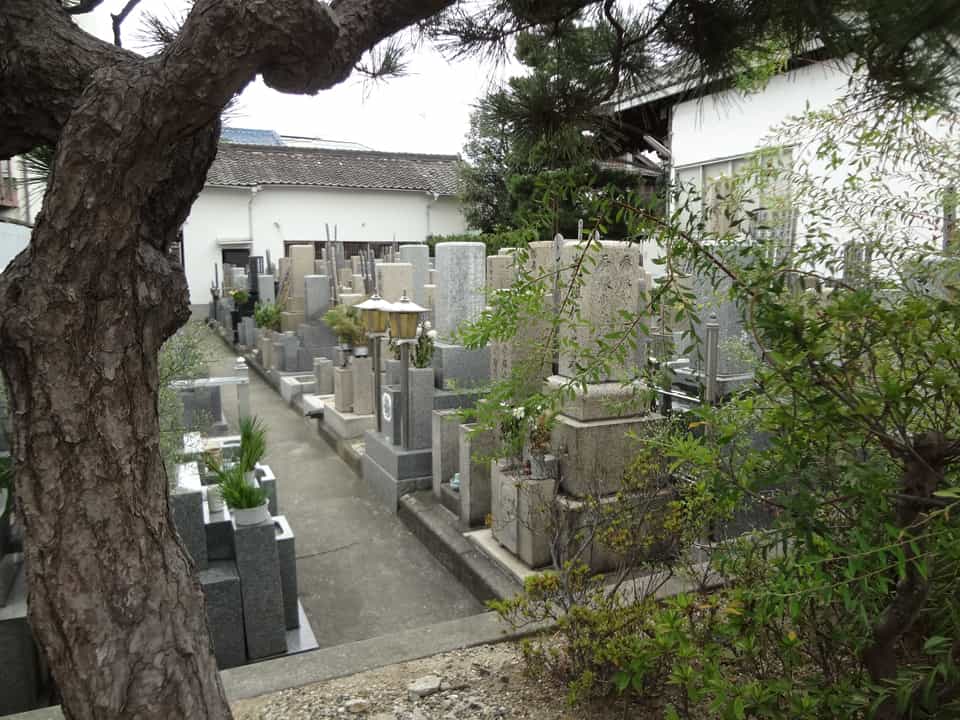 伝法山　西念寺境内墓地