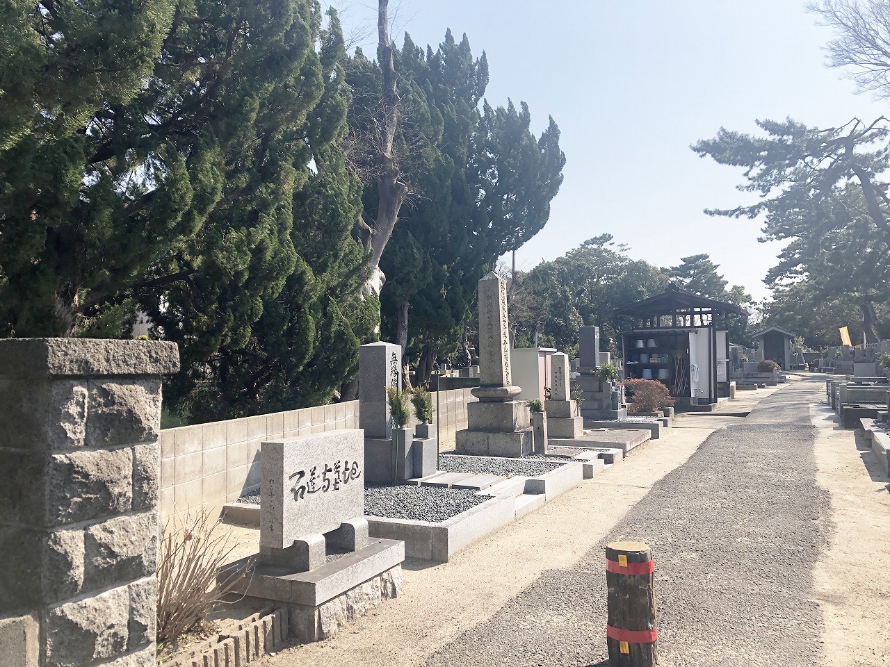 石蓮寺墓地