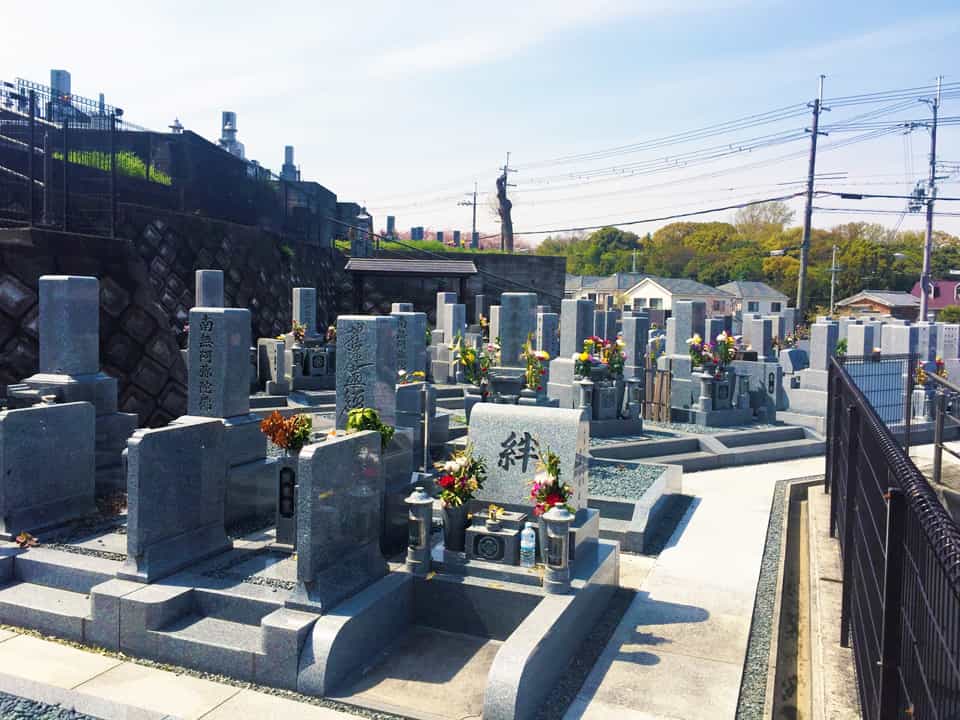 中ノ山墓地