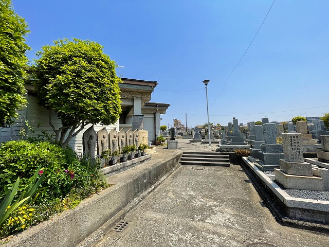 麻田共同墓地