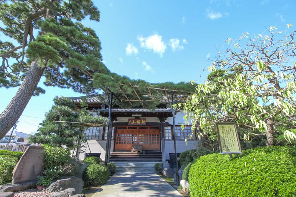 長勝寺「万光の塔」