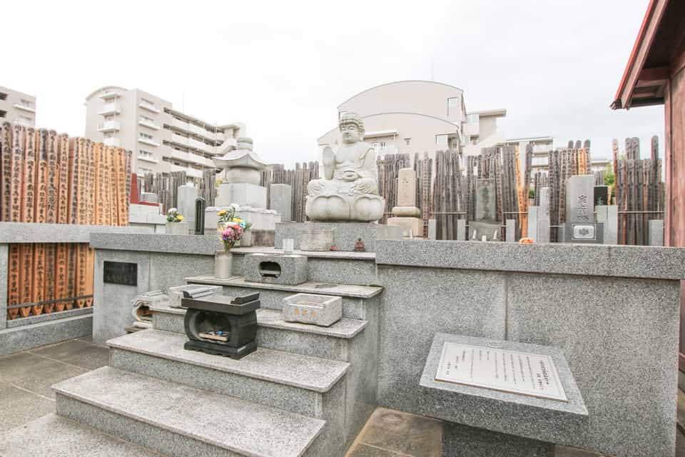 東江寺「永代供養塔」