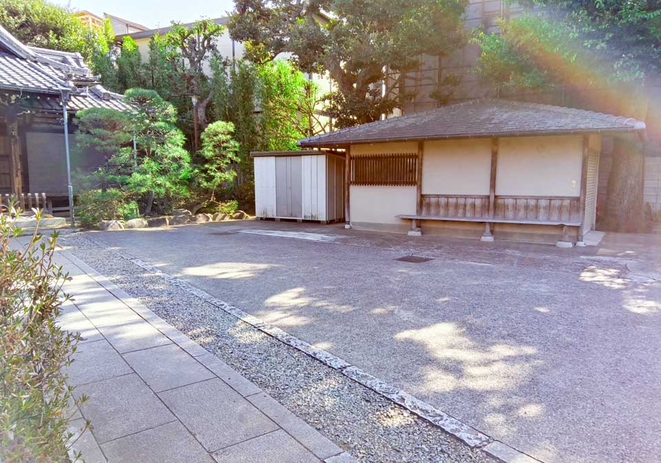 翼のとびら 日暮里墓苑